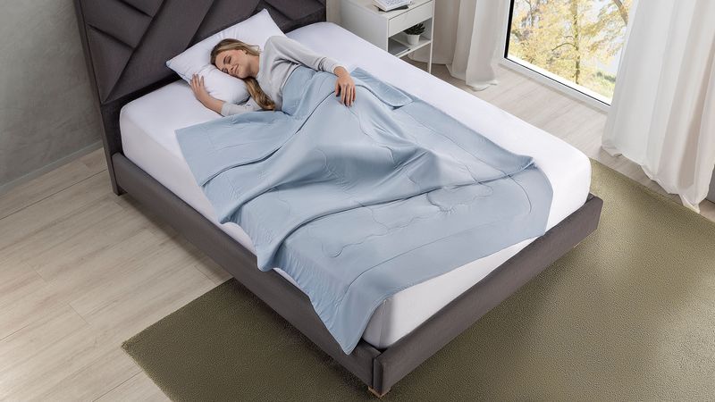 1920x1080_0000s_0003_Manta-Cool-Blanket-Manta-Cool-Blanket-9384