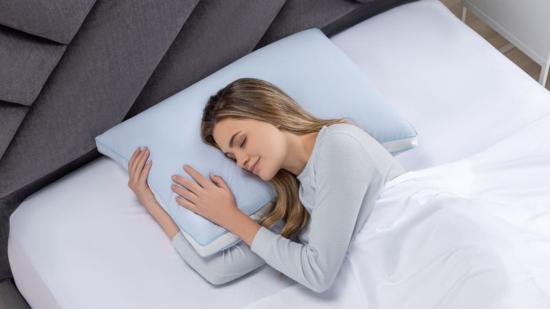 1920x1080_0000s_0001_Almohada-Plush-Breeze-Almohada-Plush-Breeze-9346