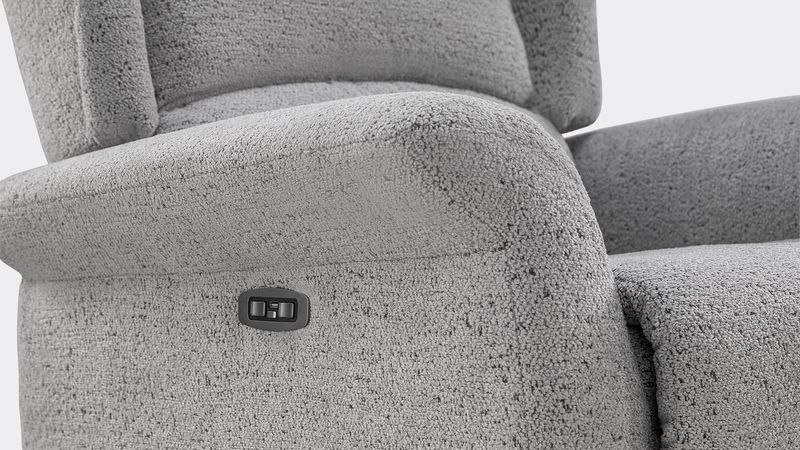 1920x1080_0000s_0001_Silla-Reclinable-Titanium-E-comm-3277-TR