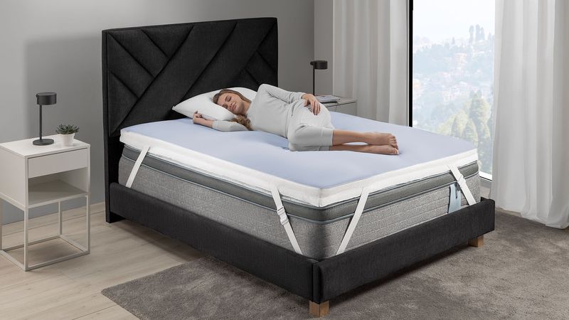 1920x1080_0000s_0005_Topper-Sleeper-Topper-Sleeper-9416